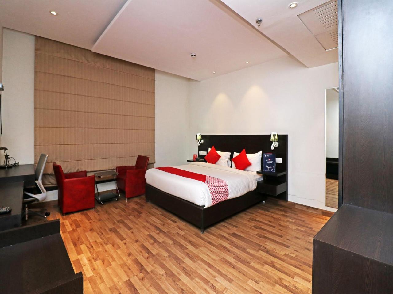 Capital O 19296 Joy Inn & Suites Bhiwadi Dış mekan fotoğraf