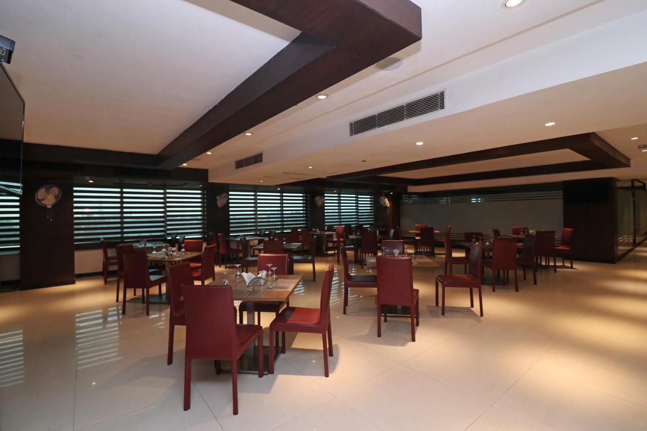 Capital O 19296 Joy Inn & Suites Bhiwadi Dış mekan fotoğraf