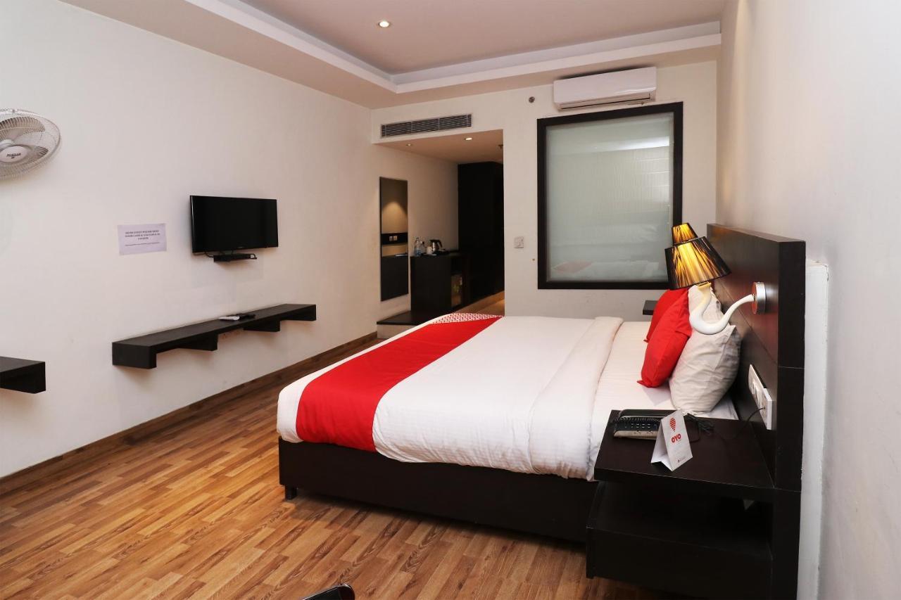 Capital O 19296 Joy Inn & Suites Bhiwadi Dış mekan fotoğraf